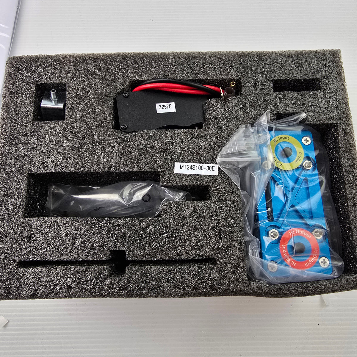 Horizon MT24S100-30E H-30 PEM Fuel Cell 30Watt air fed/air cooled  (NEW In Box)