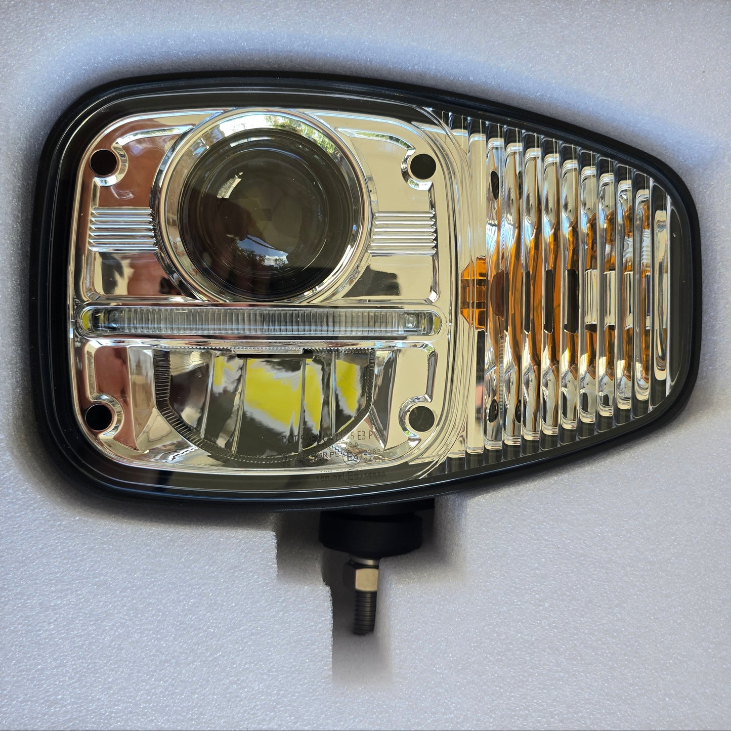 Larsen-Lights LL0565 LED-9102 Hi-Lo Headlight Set w Turn Signal (NEW In Box)