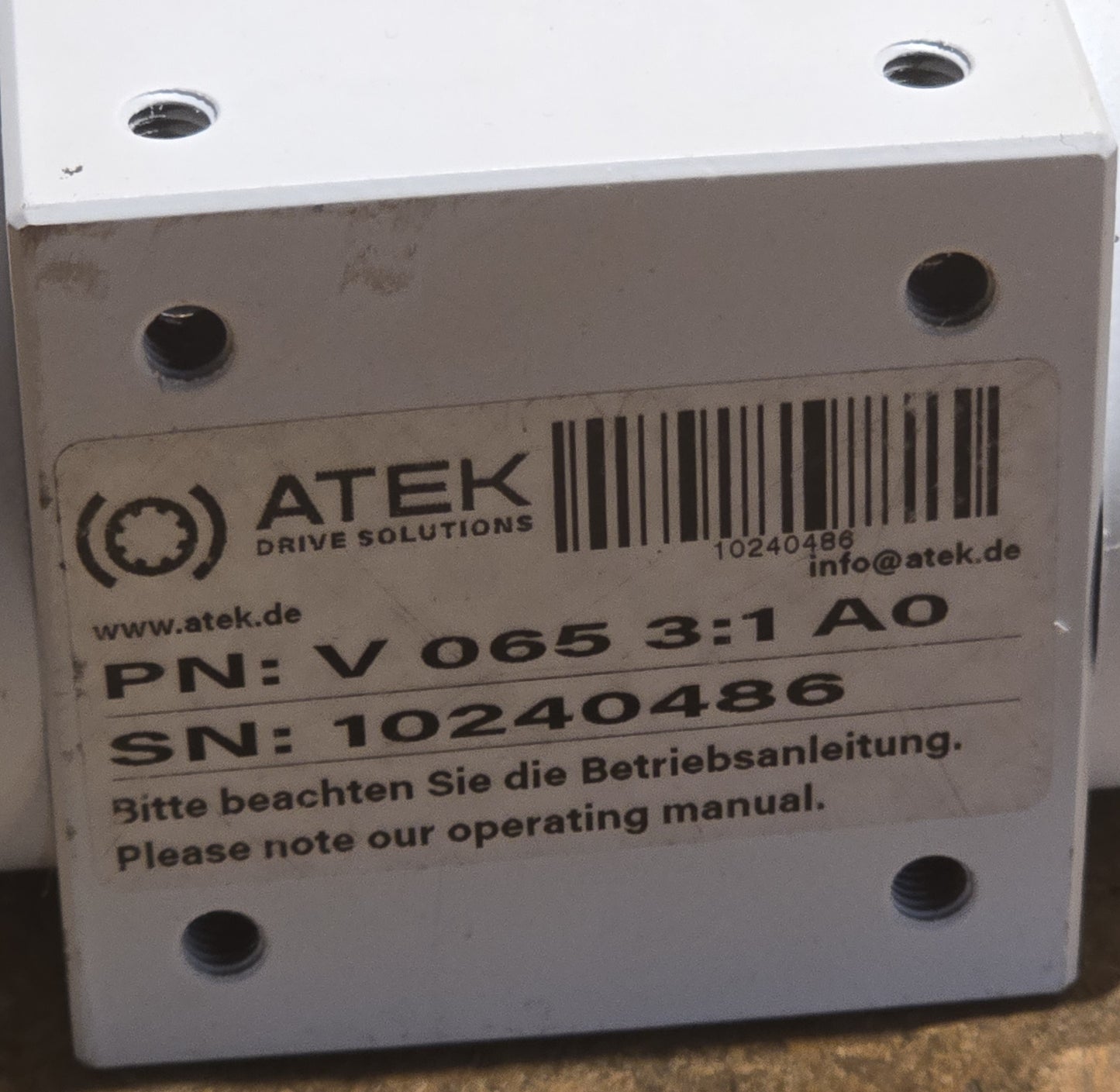ATEK V065 3:1 Right-Angle Bevel Gearbox Gear Unit 90 Degree (Pre-owned)