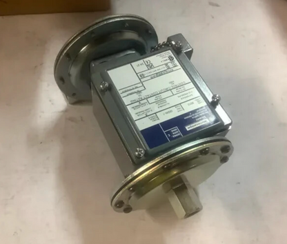 Telemecanique 9012 GGW-1 Differential Pressure Switch Type 4,4X, 13 ENCL, SPDT