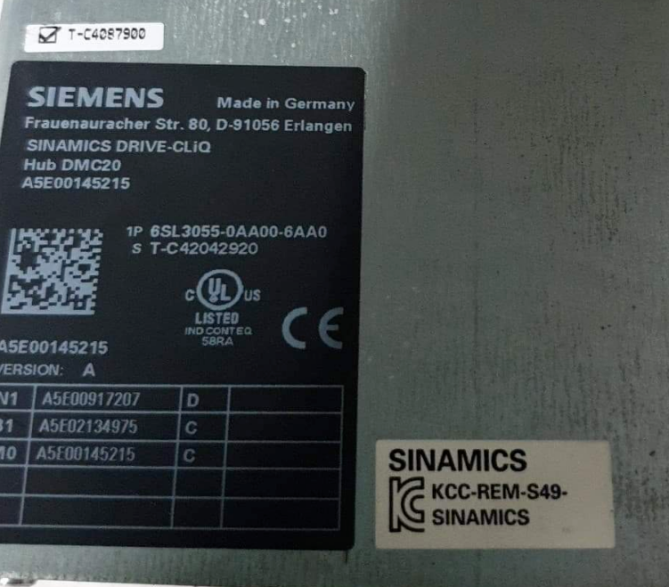 Siemens 6SL3055-0AA00-6AA0 DMC20 SINAMICS DRIVE-CLIQ HUB MODULE CABINET