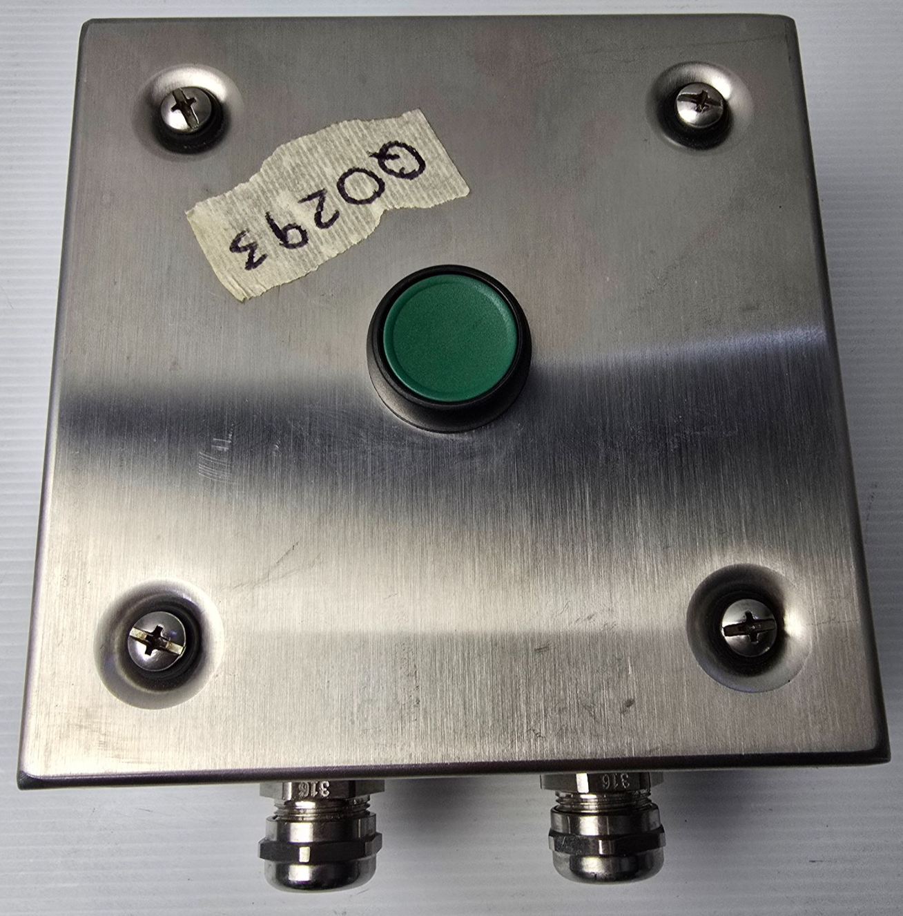 B&R TE1108MF/S IP66 SS Enclosure Green Pushbutton wired 2 x Glands 150x150x80