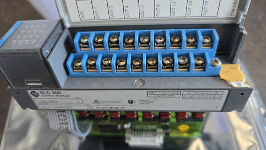 Allen Bradley 1746-OB16 OUTPUT MODULE, DC-SOURCE SLC 500 (USED)