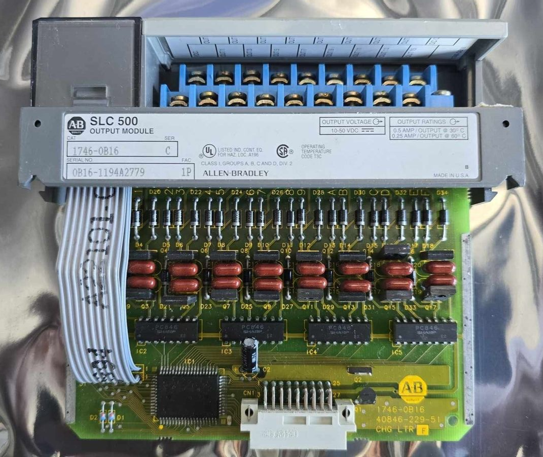 Allen Bradley 1746-OB16 OUTPUT MODULE, DC-SOURCE SLC 500 (USED)