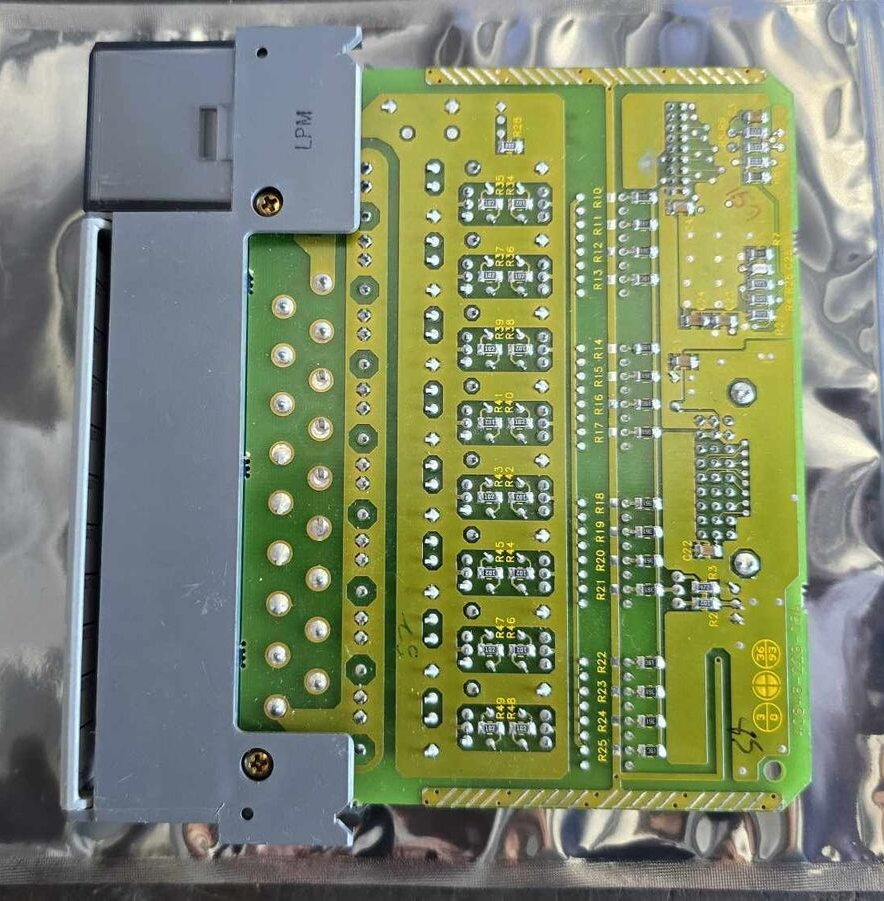 Allen Bradley 1746-OB16 OUTPUT MODULE, DC-SOURCE SLC 500 (USED)