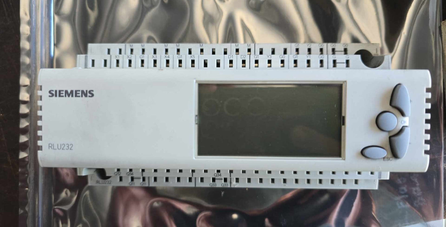 Siemens RLU232 Series Controller for Use with 4, Digital, Universal, 2, 24 V ac