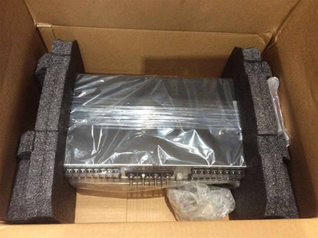 Newmar DST-FB DC Distribution Panel 8 GMT Fuse 8 Breaker Dual Bus (NEW In Box)